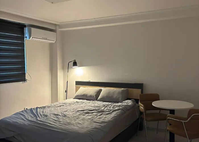 Appartamento A Spacious Two-room Near Gangnam *