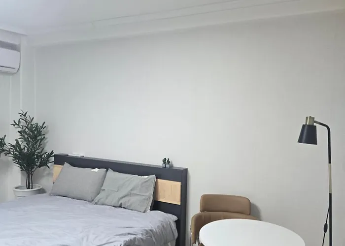 Apartamento A Spacious Two-room Near Gangnam *