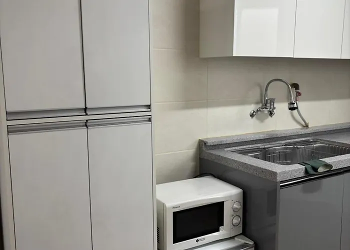 A Spacious Two-room Near Gangnam Appartamento