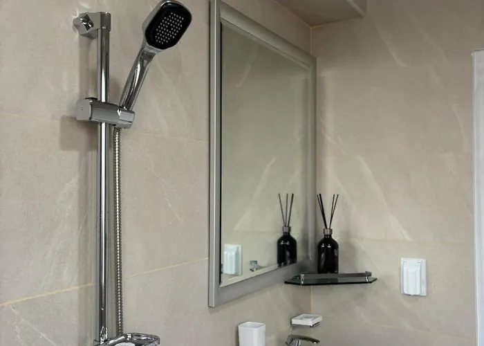 A Spacious Two-room Near Gangnam