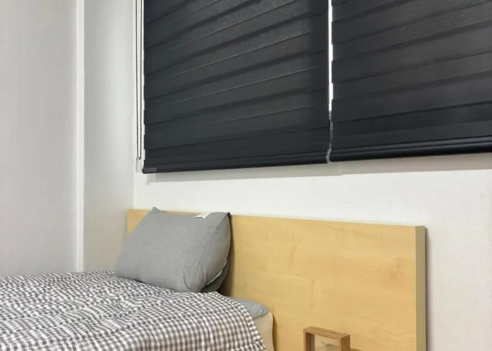 A Spacious Two-room Near Gangnam