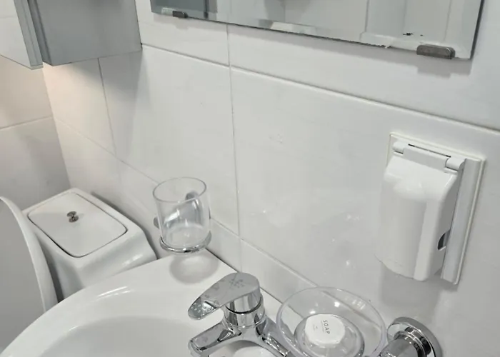 A Spacious Two-room Near Gangnam