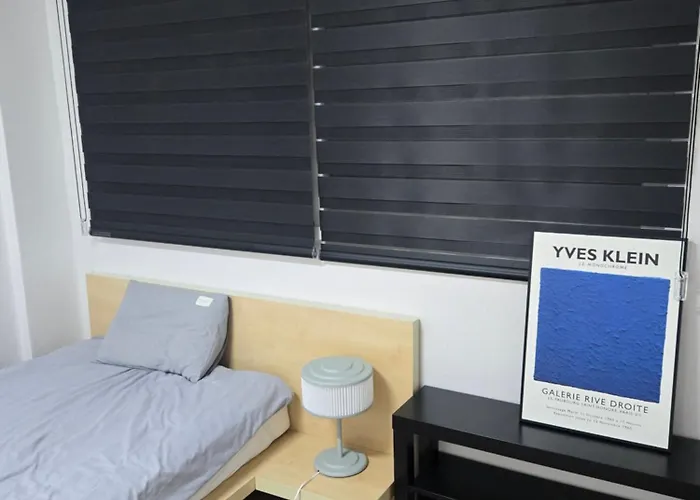A Spacious Two-room Near Gangnam
