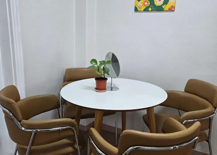 A Spacious Two-room Near Gangnam * Seul